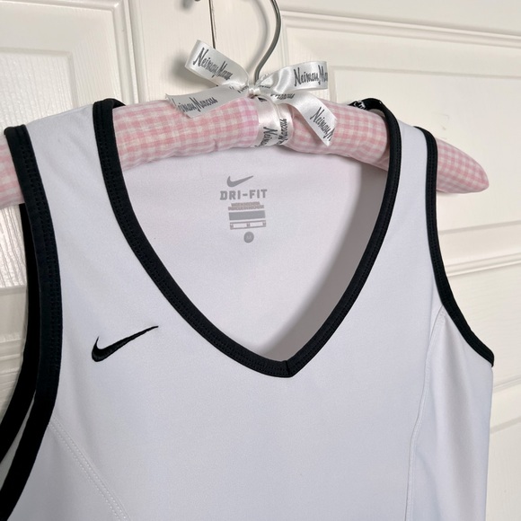 Nike Team Fitted V-Neck Sleeveless Tank Top in White with Black Trim - Picture 2 of 11